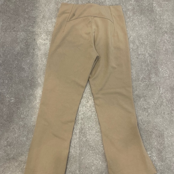 Lululemon Dress Pants - Size 6 - Picture 6 of 8